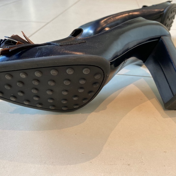 Todds dark blue-black high heel shoe with tri-color tassel. Size 39 EU - Picture 4 of 6